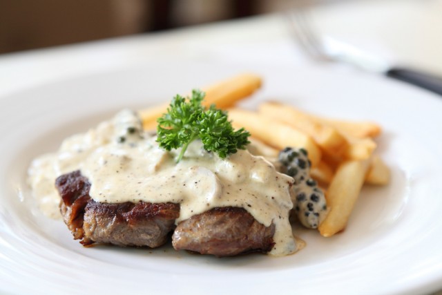 recepta-filet-vedella-salsa-ametlles